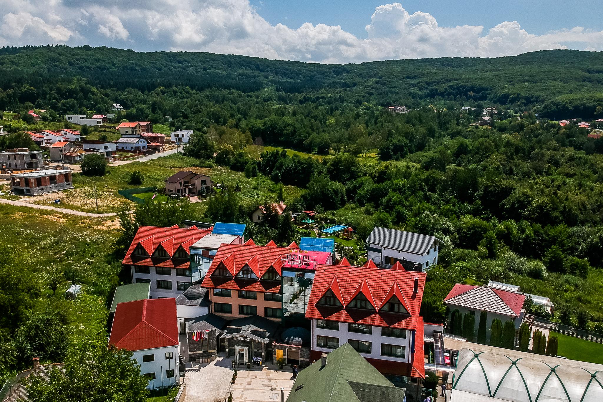 Hotel Sunny Hill Клуж-Напока Экстерьер фото