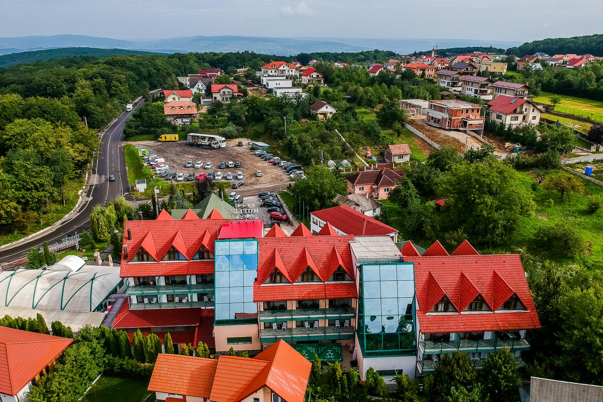 Hotel Sunny Hill Клуж-Напока Экстерьер фото
