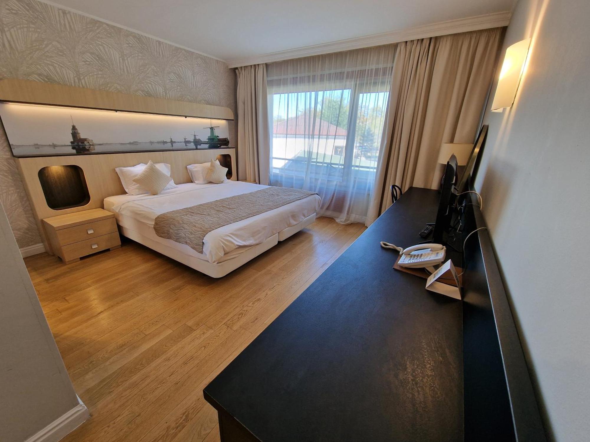 Hotel Sunny Hill Клуж-Напока Экстерьер фото