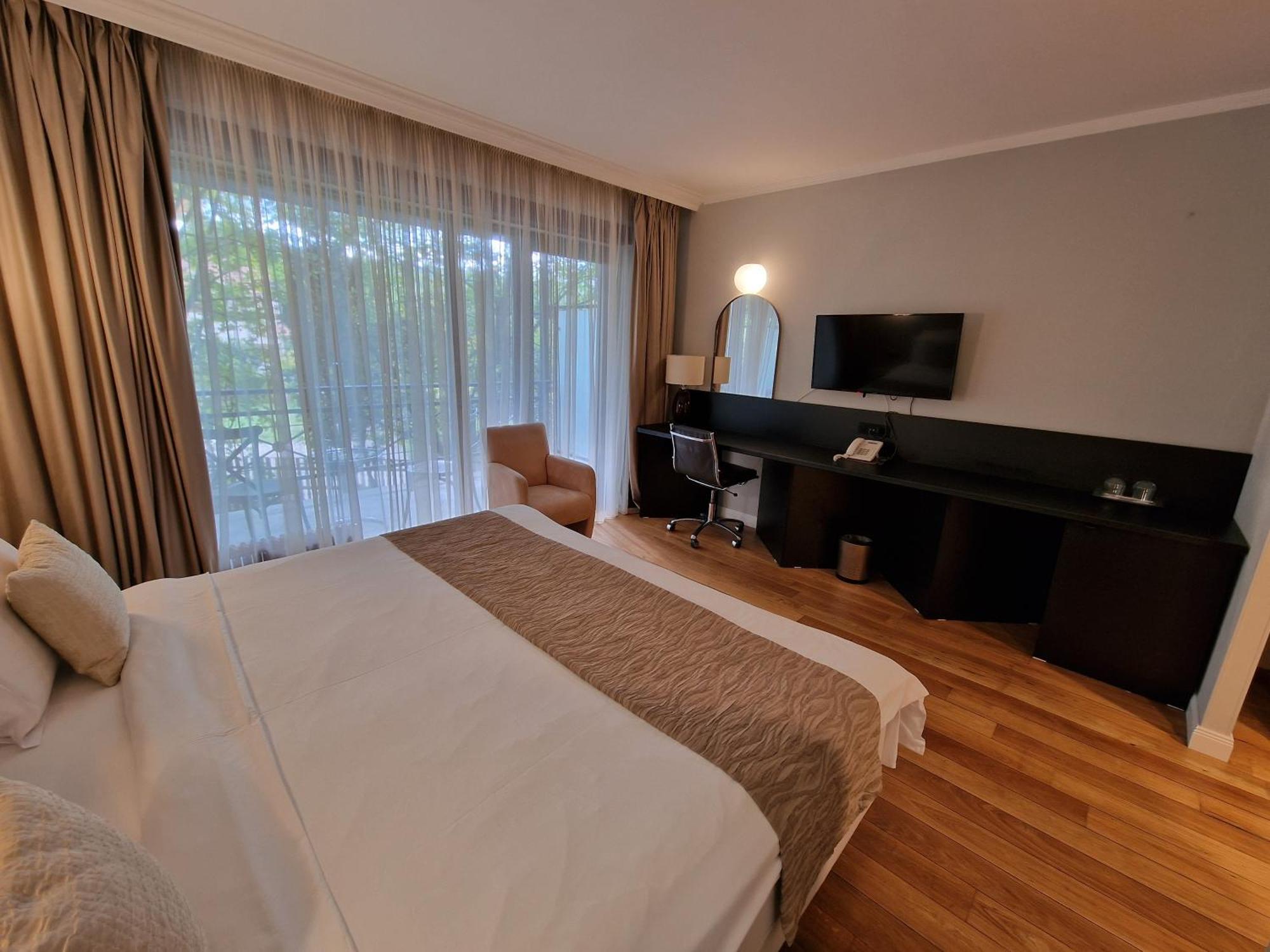 Hotel Sunny Hill Клуж-Напока Экстерьер фото