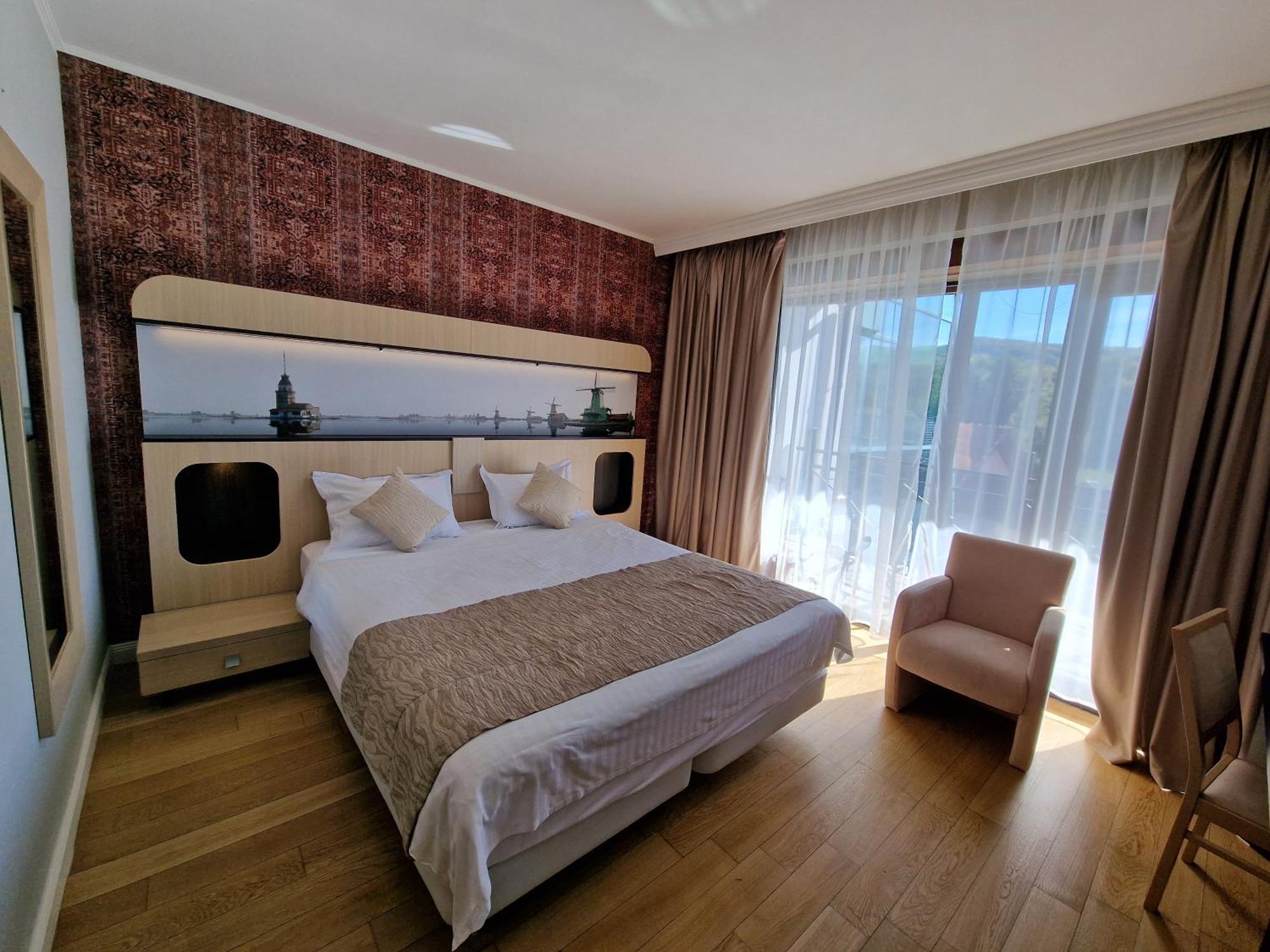 Hotel Sunny Hill Клуж-Напока Экстерьер фото