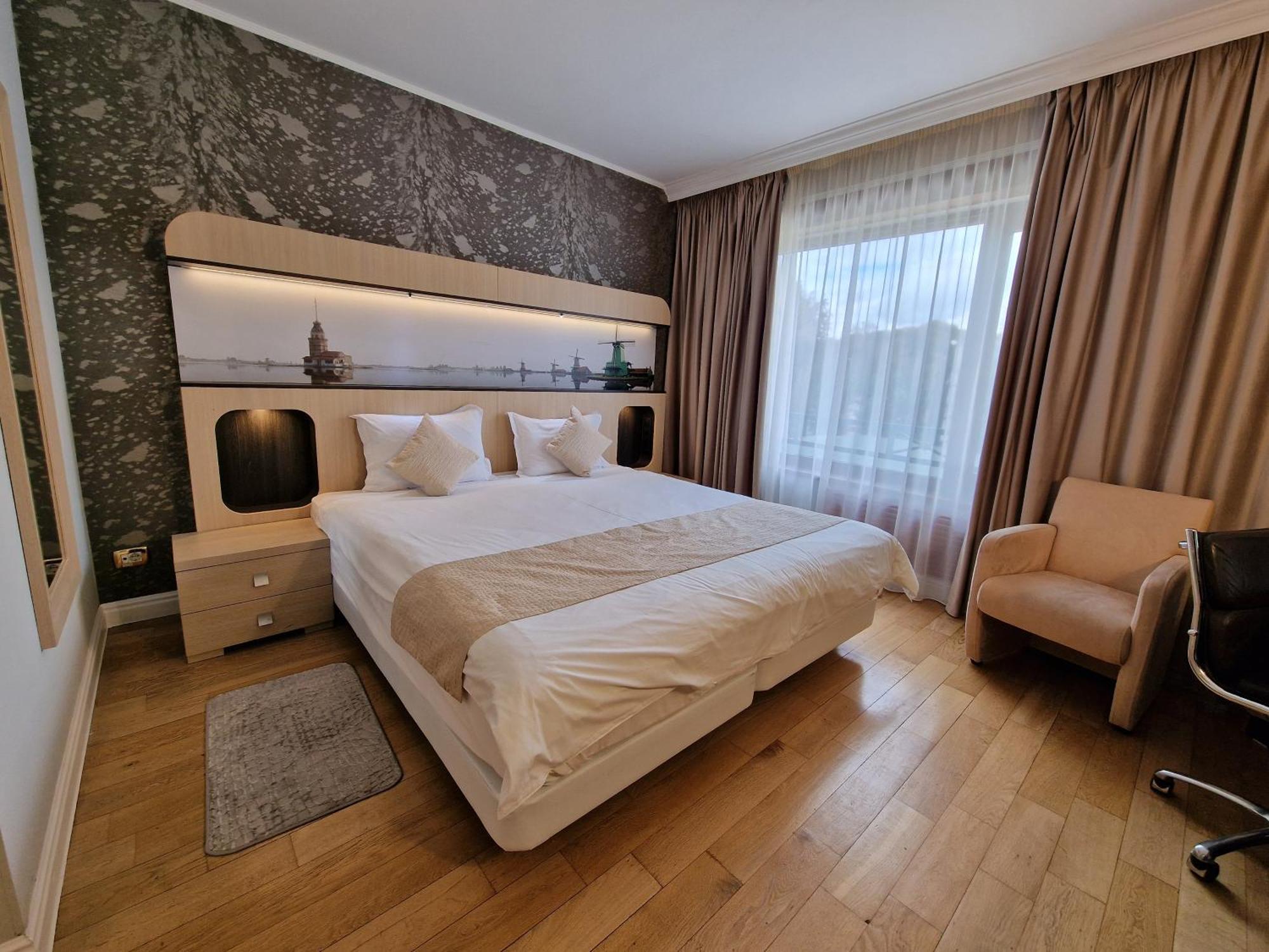Hotel Sunny Hill Клуж-Напока Экстерьер фото