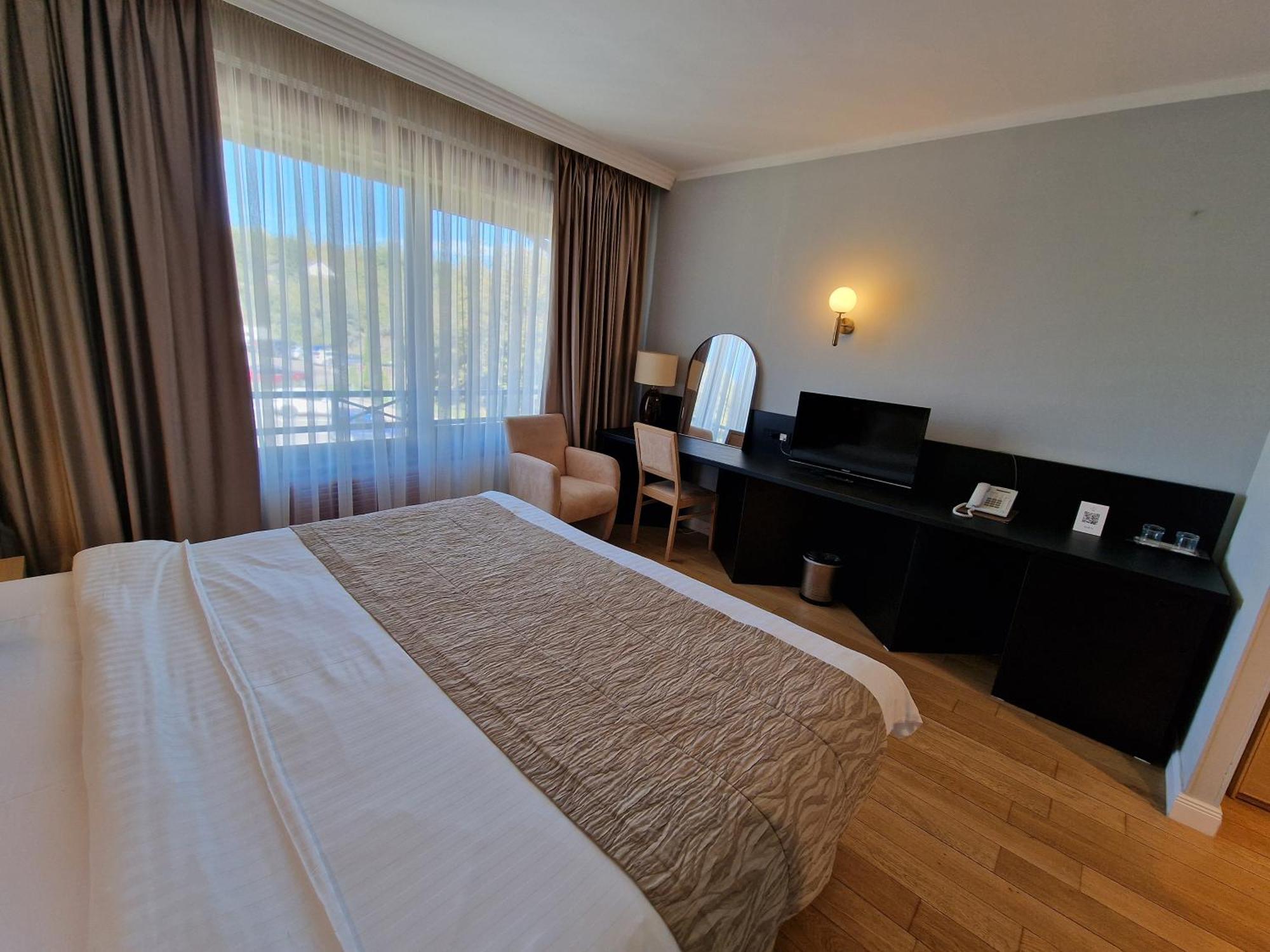 Hotel Sunny Hill Клуж-Напока Экстерьер фото